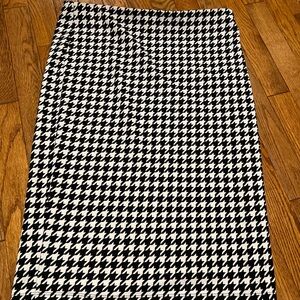 Kardashian Black and White Houndstooth Pencil Skirt - Women